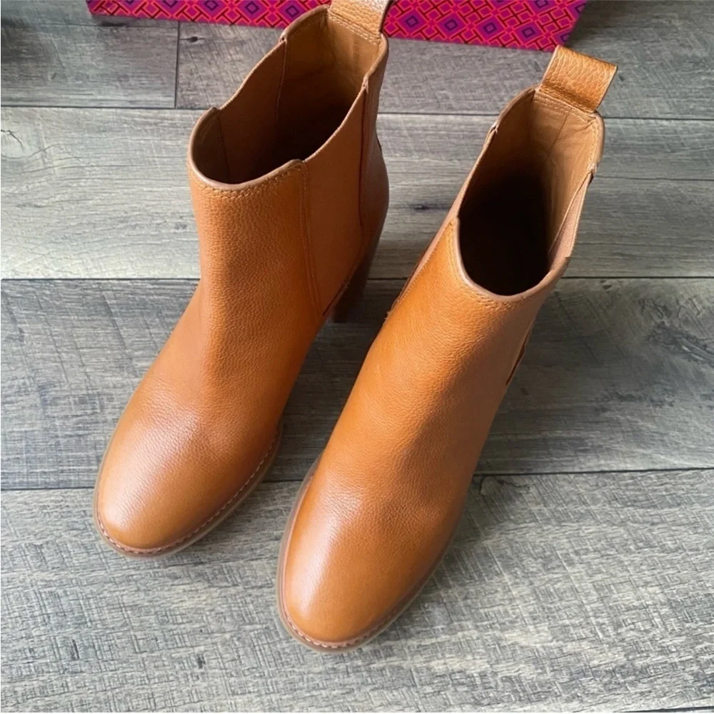 Tory Burch Lug 70MM Bootie Size 11 Leather Blanched Almond Brown Camel Tan NEW